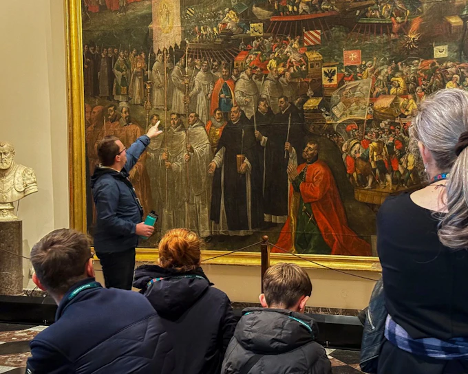Krakow: Guided Wawel Tour, Lunch, and Vistula River Cruise