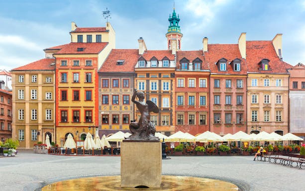 Warsaw Old Town Market Square with Mermaid statue on Private Guided City Tour.