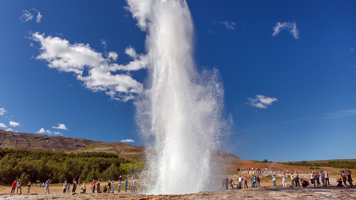 people around Geysir in reykjavik