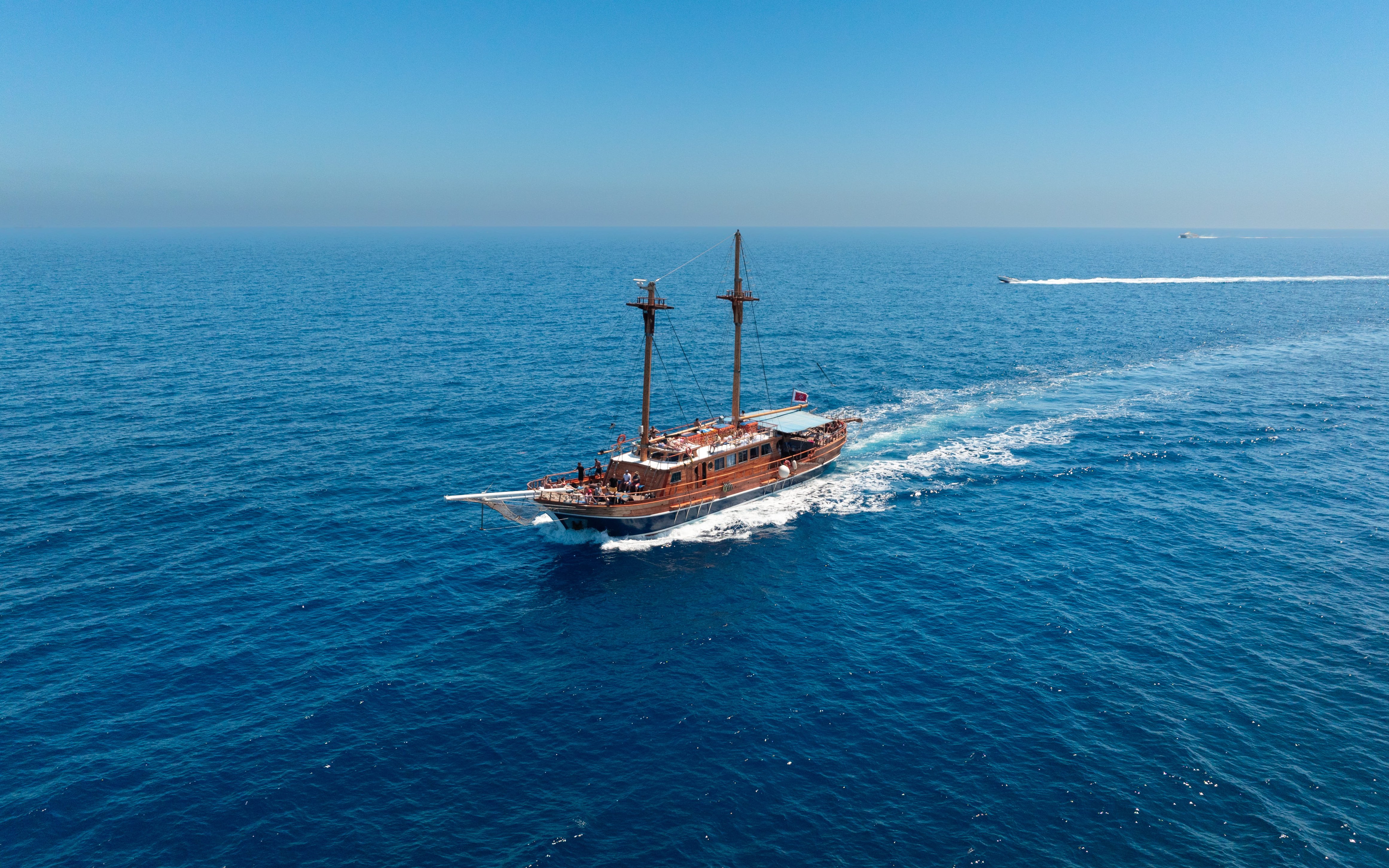 Sailing ship on the Mediterranean Sea during Fernandes Gozo & Comino all-inclusive cruise.