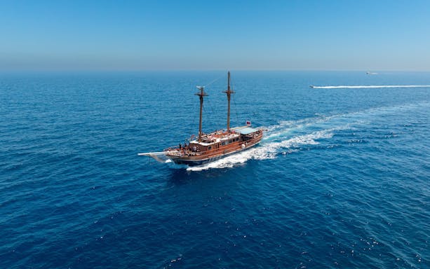 Sailing ship on the Mediterranean Sea during Fernandes Gozo & Comino all-inclusive cruise.