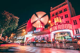 Montmartre Tour - Moulin Rouge
