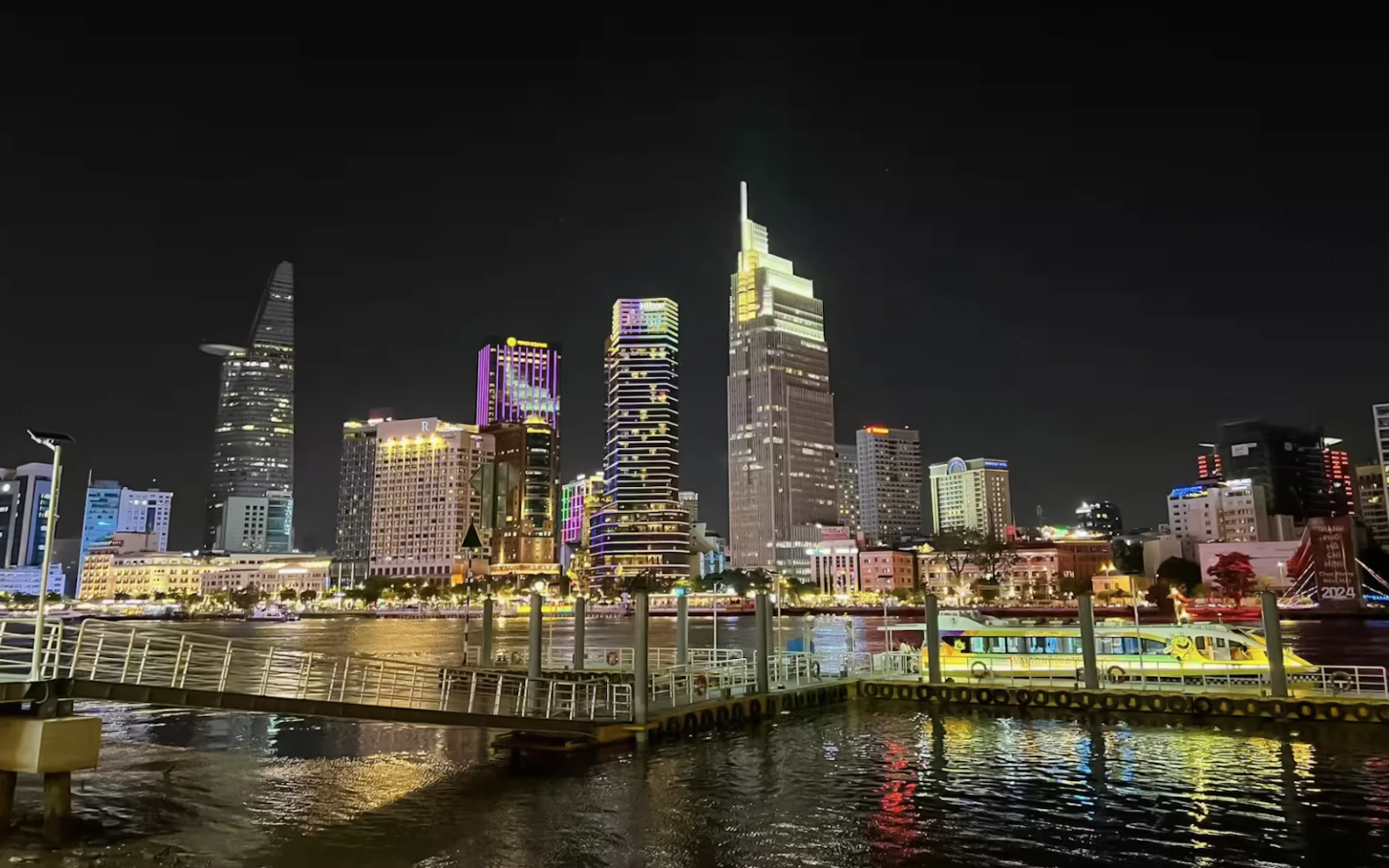 Ho Chi Minh City Walking Tour: Nguyen Hue Walking Street & Thu Thiem Creative Park (Product 53589)