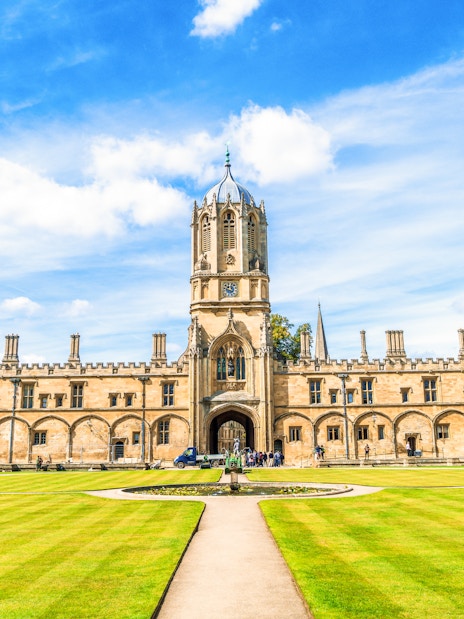 Tom Tower at Christ Church, Oxford University, England, with a view of the courtyard.