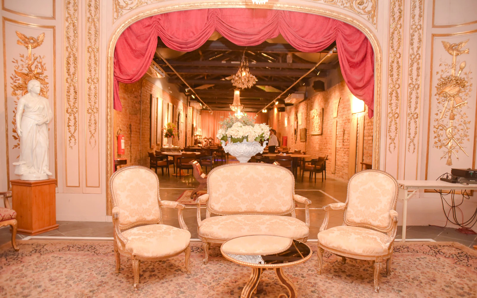 Rio Scenarium with Churrascaria Dinner and Round-Trip Hotel Transfers (Product 55737)