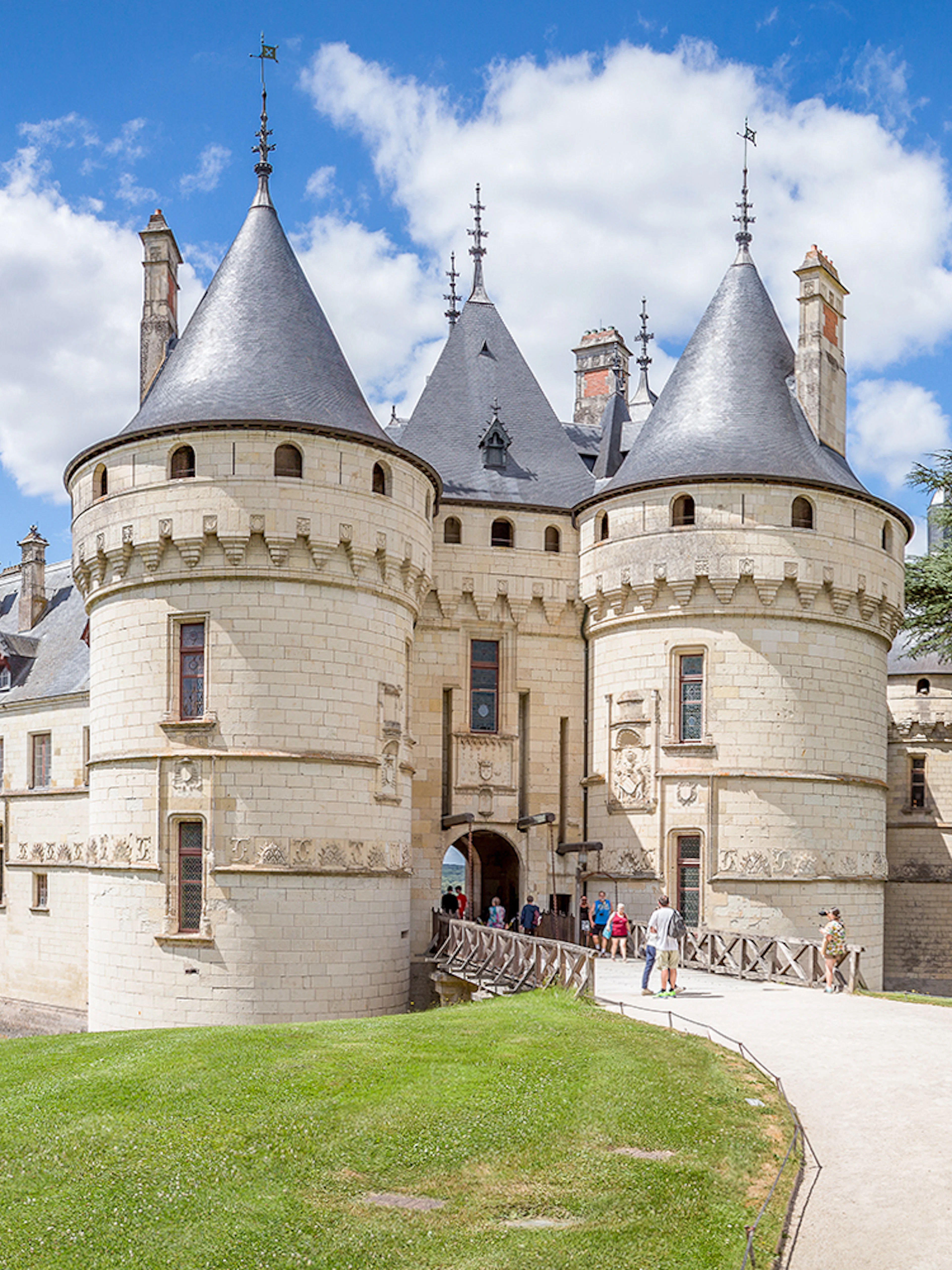 Domaine du Chaumont-sur-Loire Castle with visitors, Loire Valley, skip-the-line tickets available.