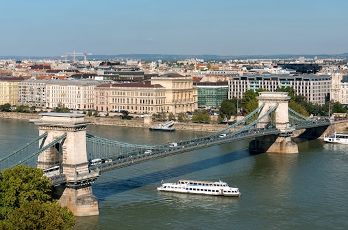 Cruzeiro turístico pelo rio Danúbio em Budapeste