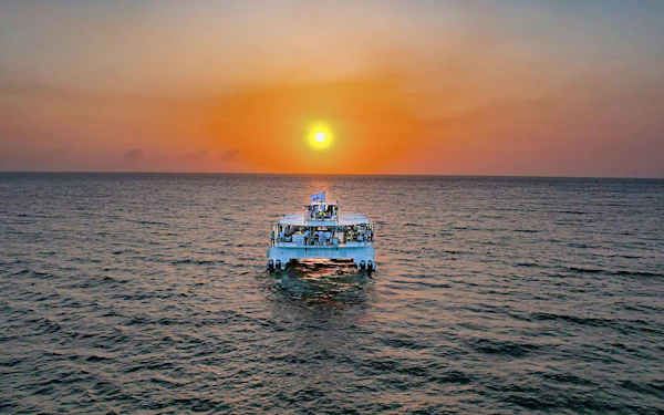 Catamaran Sunset Open Bar Tour in Cartagena