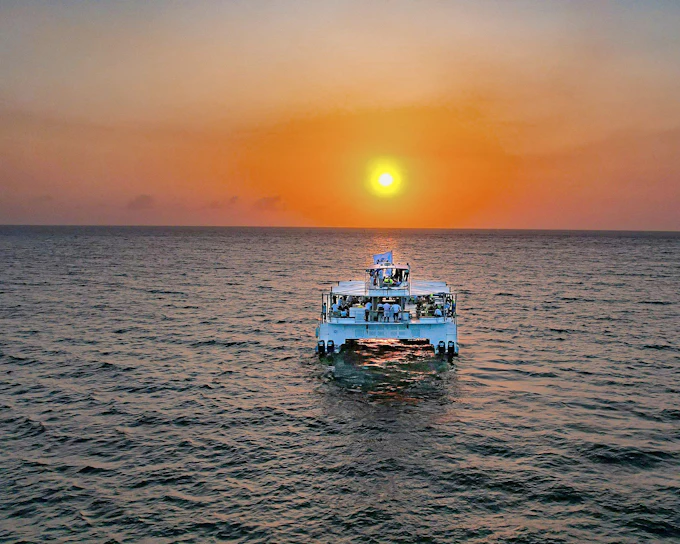Catamaran Sunset Open Bar Tour in Cartagena