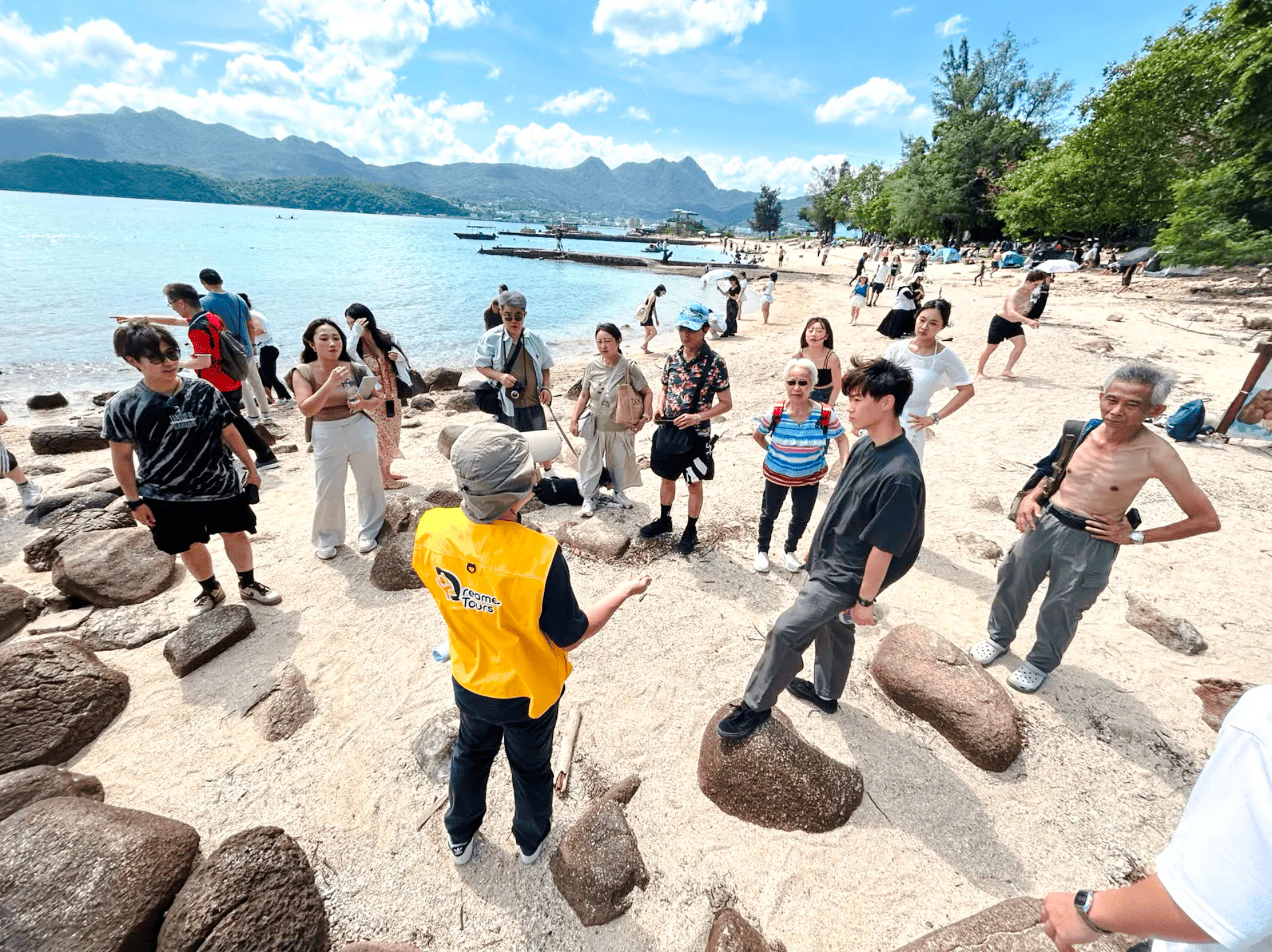 hong kong yacht island-hopping: sai kung yim tin tsai hakka snacks food tasting & ancient volcanic rocks-1