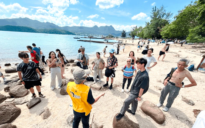 Hong Kong Sai Kung Island-Hopping Yacht Cruise to Yim Tin Tsai With Hakka Snack Tasting