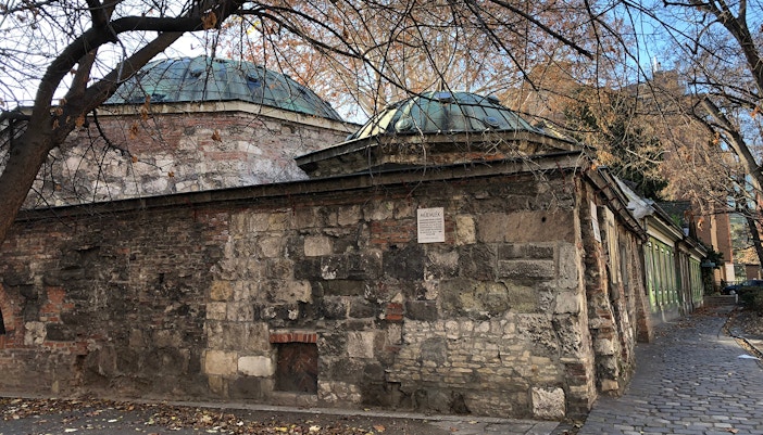 kiraly baths in budapest