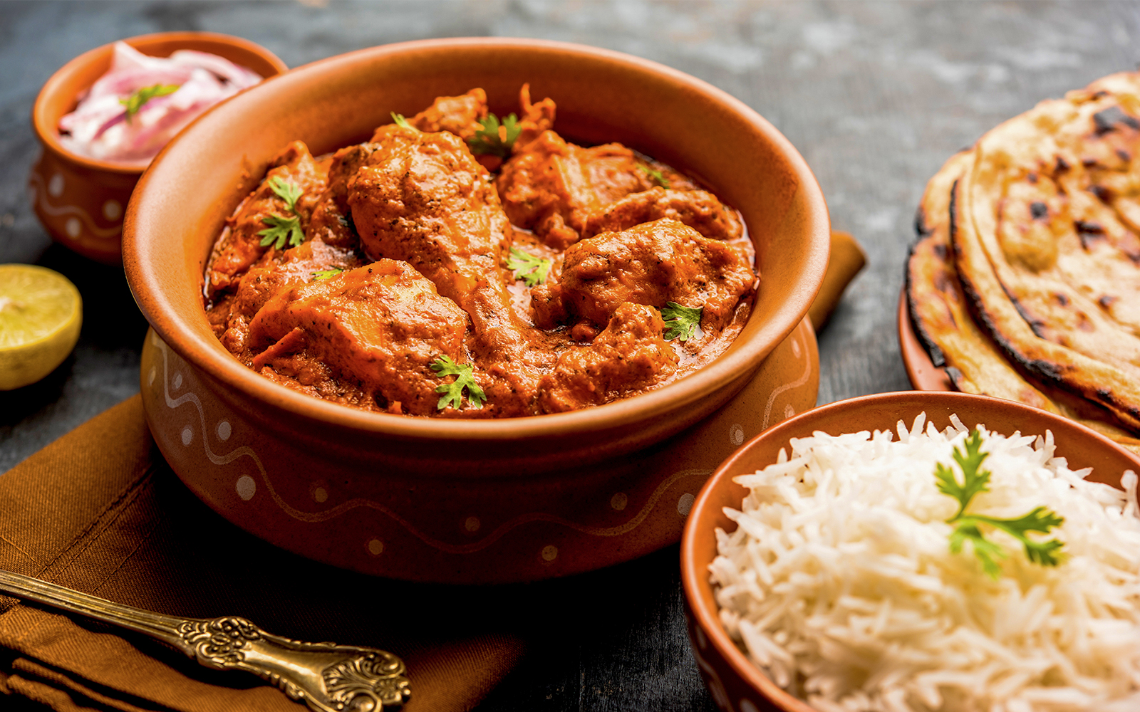 Famous Indian Butter chicken with naan