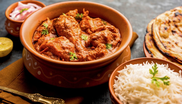 Famous Indian Butter chicken with naan