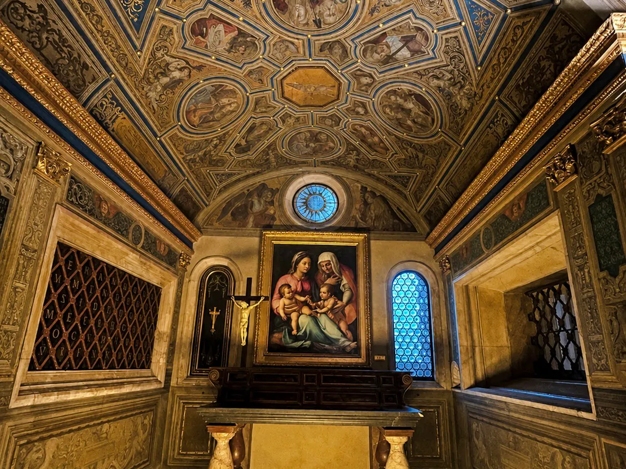 Authentic Tuscan Wine Tasting in a Florentine Osteria