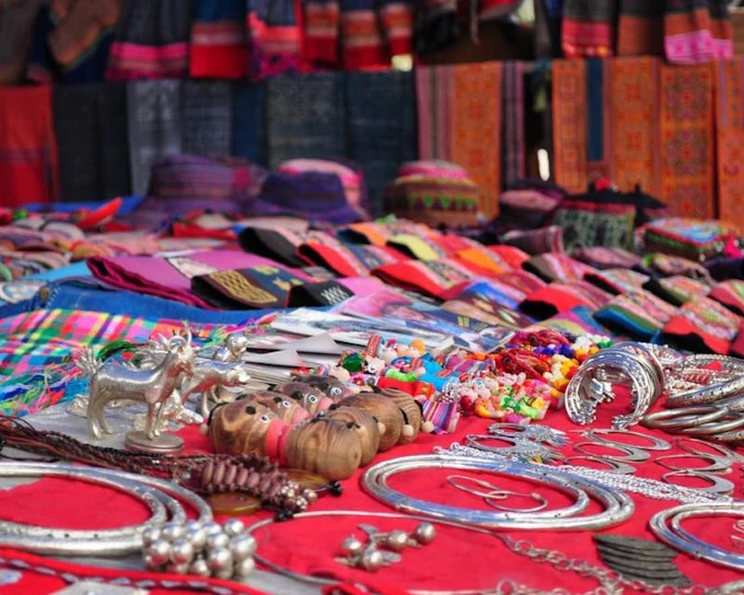 Bac Ha Market or Ban Pho Corn Wine Village Tour with Giay Homestay, Ta Van Trek, and Transfers from Sa Pa (Product 54238)