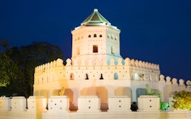 Phra Sumen Fort