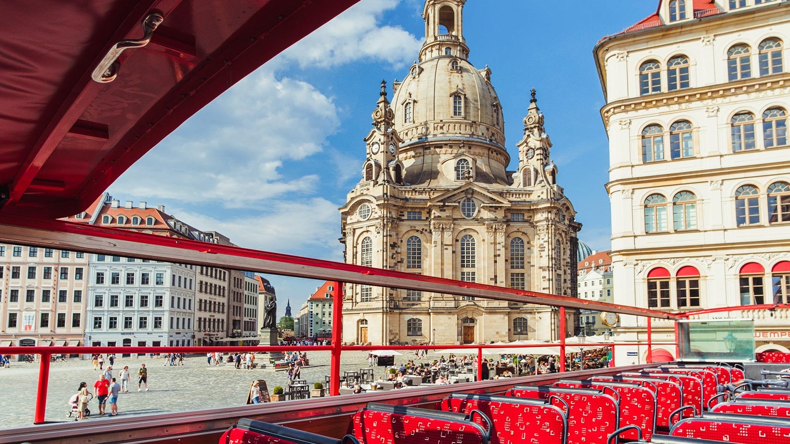 Aussicht vom Hop-on Hop-off Doppeldeckerbus in Hamburg