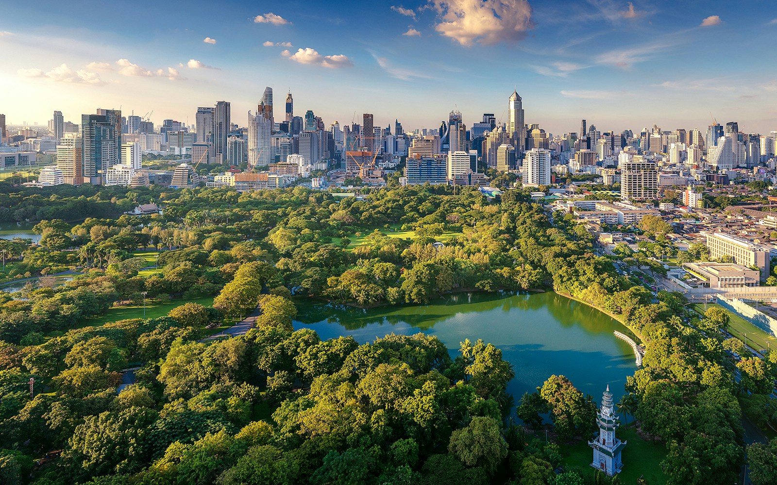 Mahanakhon Skywalk Location Guide