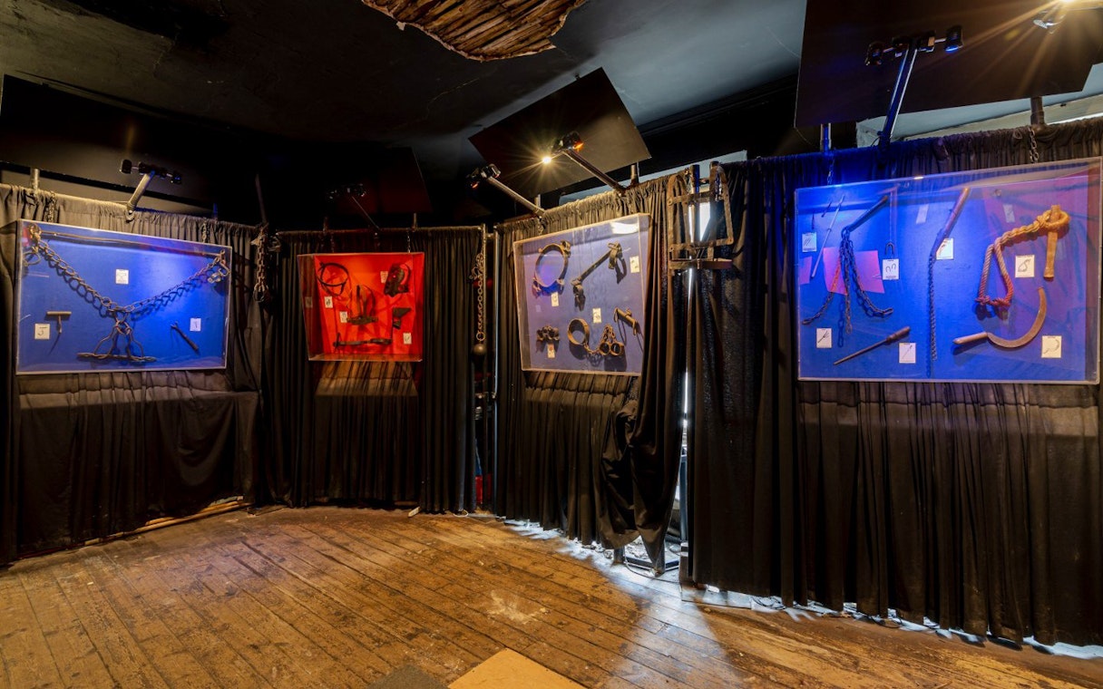 Medieval torture devices displayed in Edinburgh's Terror Tour exhibition.