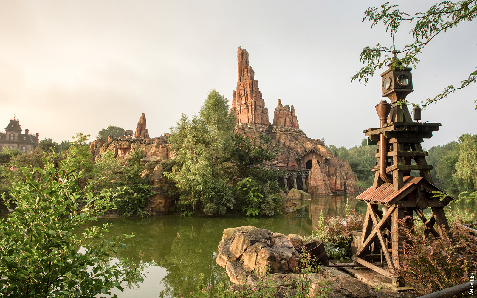 Frontierland&#x27;s Big Thunder Mountain and river in Disneyland Paris.