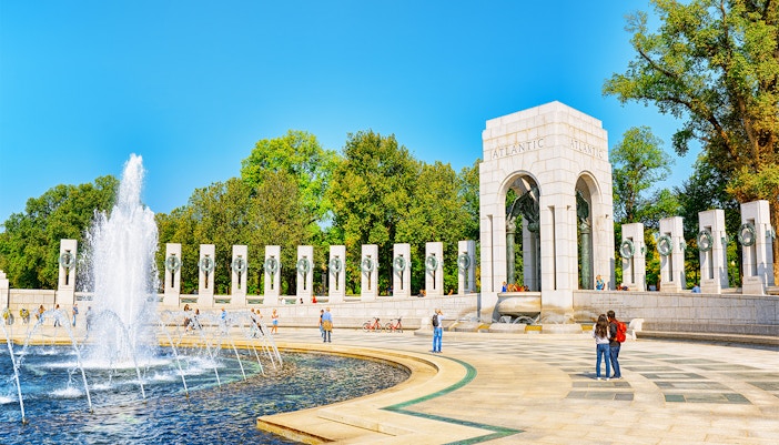Big Bus Washington DC National World War II Memorial