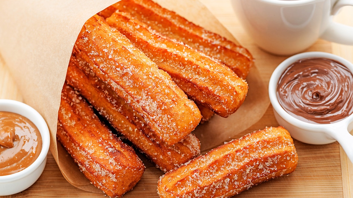 Dolphin Island Singapore - Dining