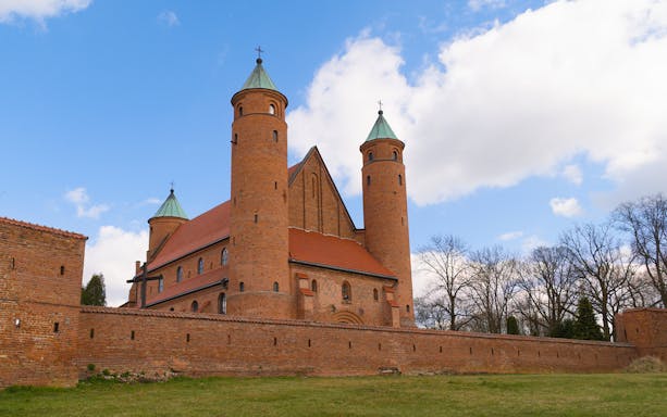 Brick Gothic church with towers in Warsaw, part of the Frédéric Chopin tour.