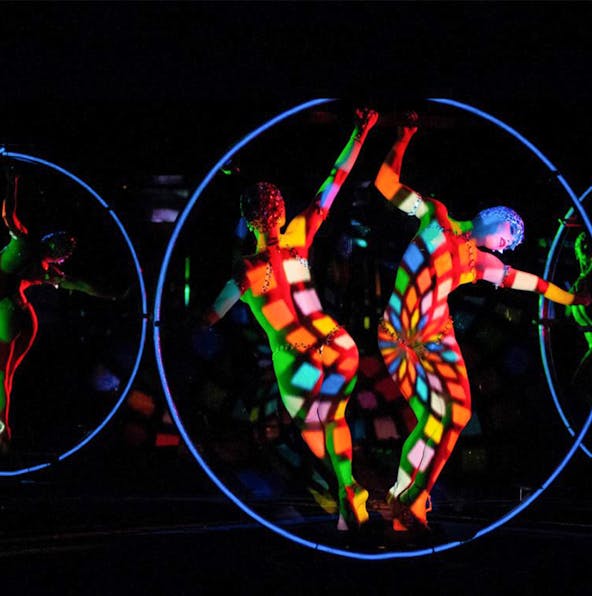 Crazy Horse opening hours & performance timings