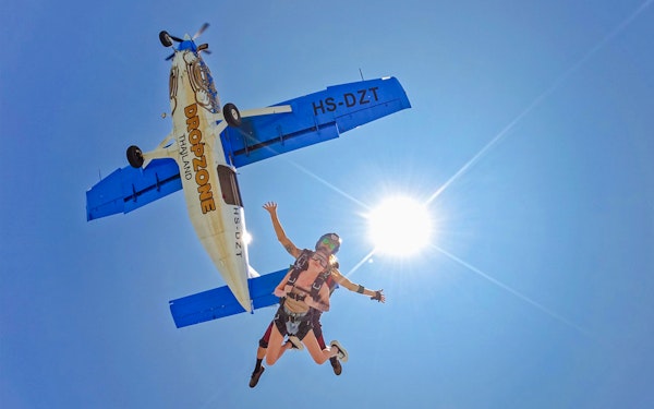 Ocean View Tandem Skydive in Pattaya: 13,000 ft Jump with Hotel Transfers