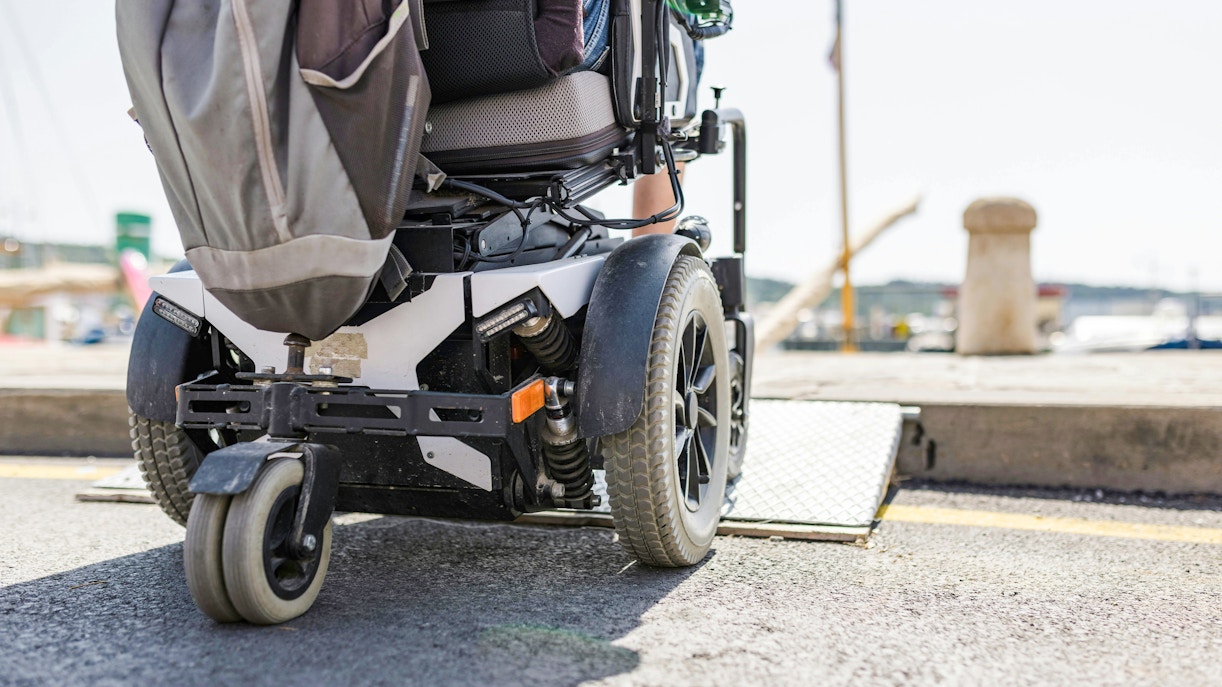 Wheelchair accessing ramp near Oceanographic Museum.