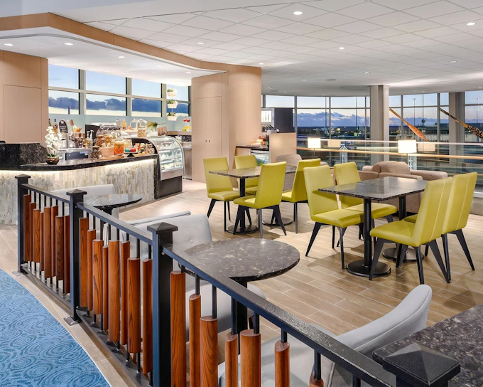 Vancouver International Airport: Plaza Premium Lounge at Domestic Departures Pier C