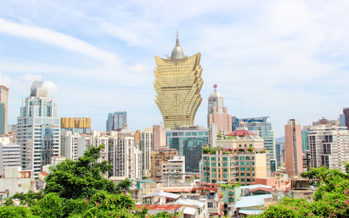 From Hong Kong: Macau Guided Day Trip with Lunch by TurboJet Ferry and HZMB Bus