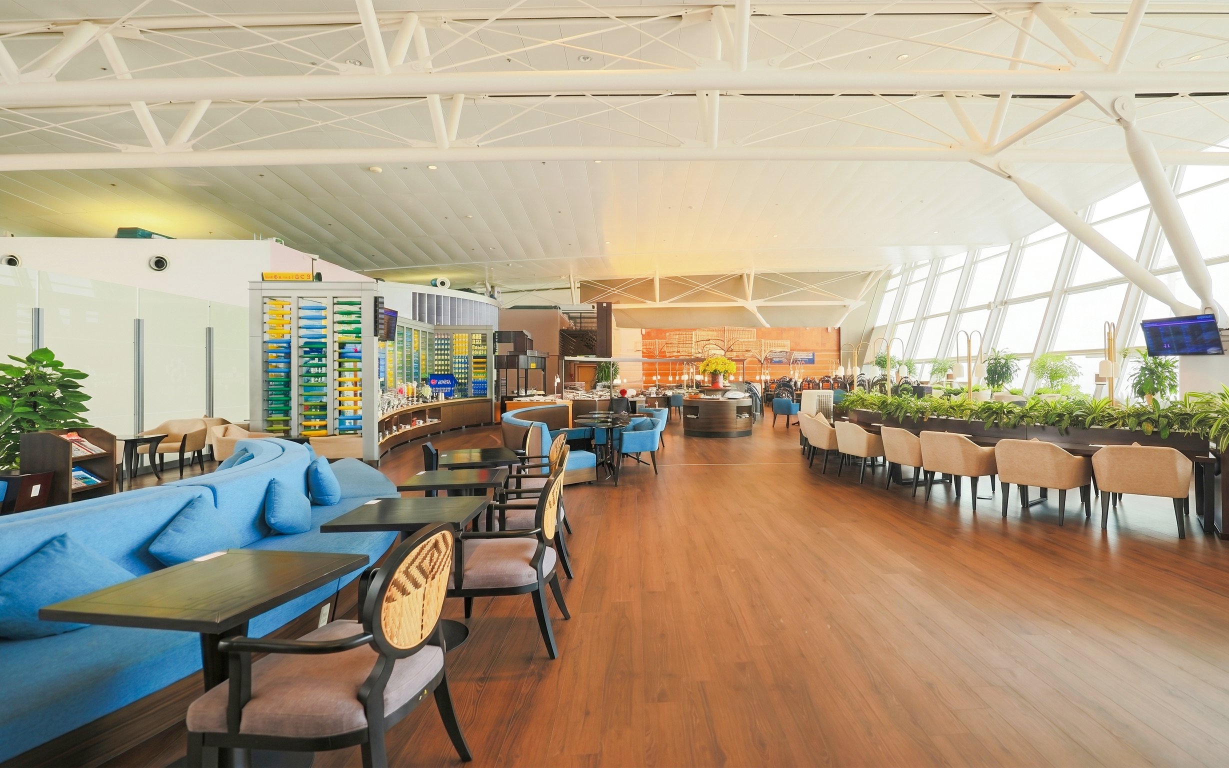 SH Premium Lounge seating area at Noi Bai International Airport, Hanoi, Terminal 2.