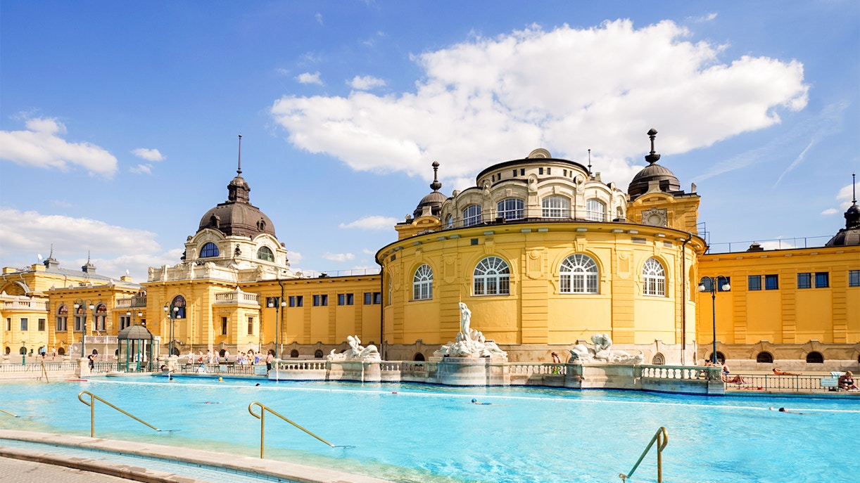¿Por qué visitar el balneario Széchenyi?