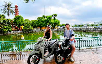 Hanoi Hidden Gems and Highlights Scooter Tour with Driver
