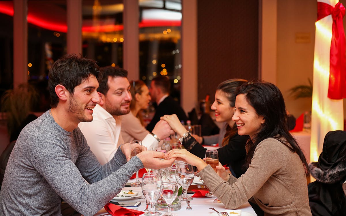 budapest: evening dinner cruise & live music-9 budapest: evening dinner cruise & live music-9
