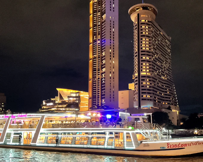 The Grand Chao Phraya Cruise with Buffet Dinner & Live Music