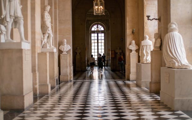 passport: access to versailles palace, gardens & trianon est-2
