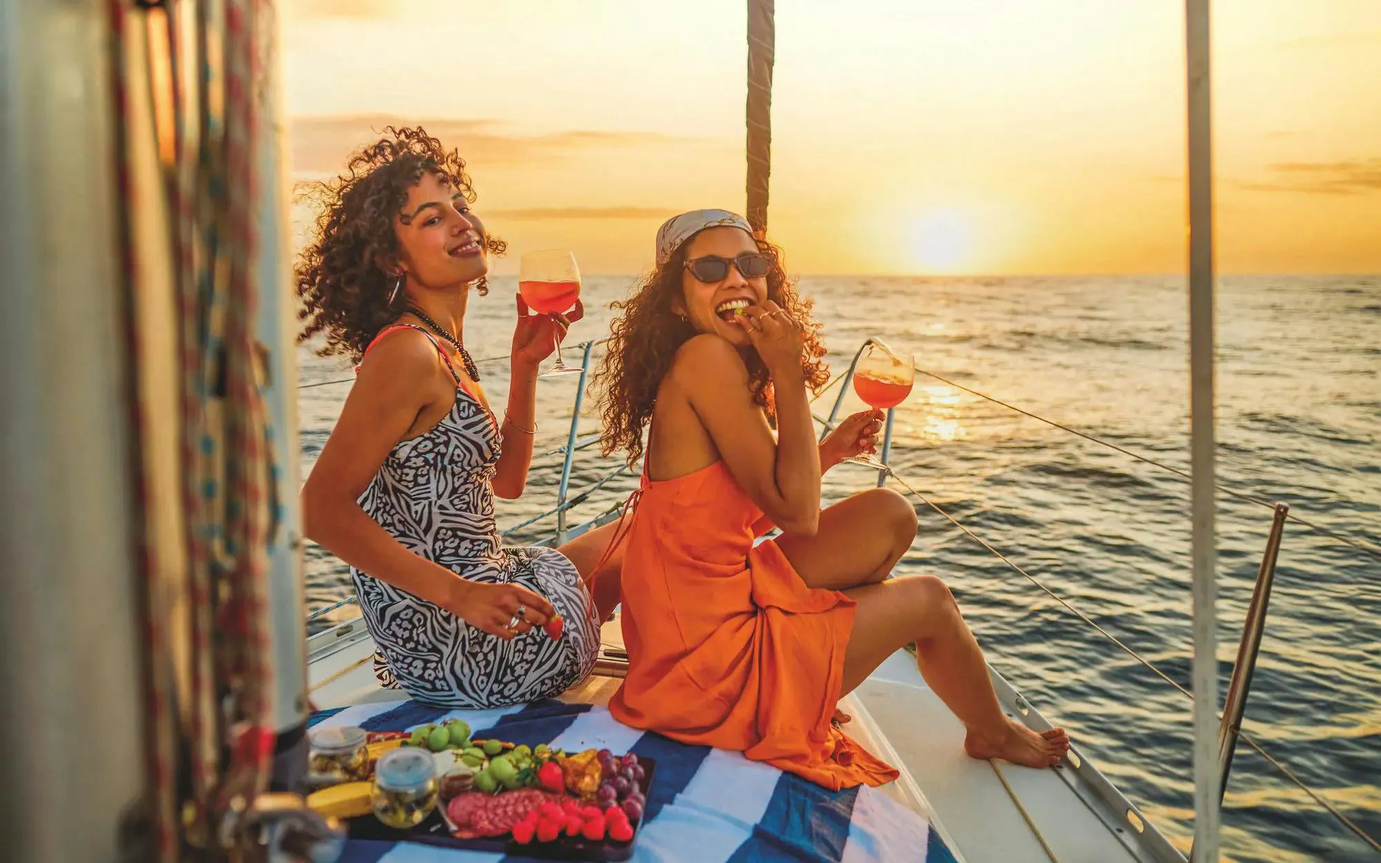 From Albufeira: Algarve Sunset Cruise with with DJ & Open Bar
