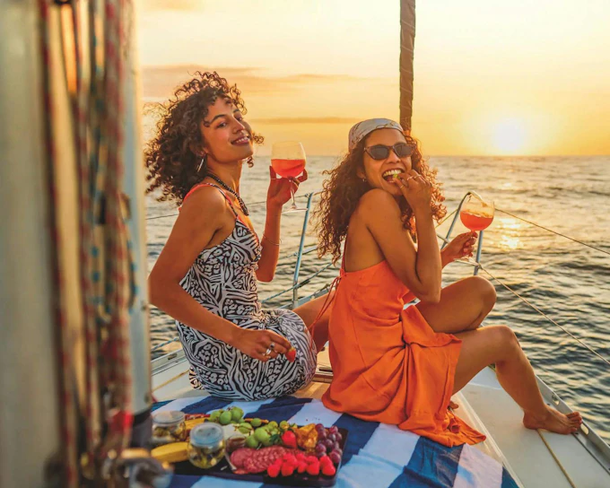 From Albufeira: Algarve Sunset Dinner Cruise with Drinks and Live DJ (Headout 49876)