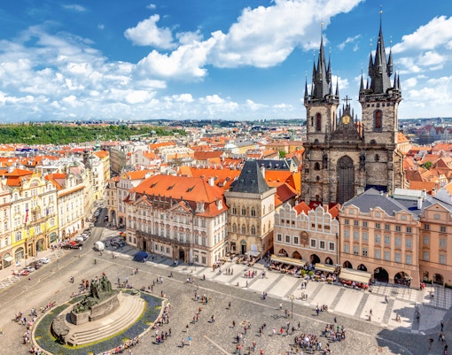 Plaza de la Ciudad Vieja cerca del Castillo de Praga