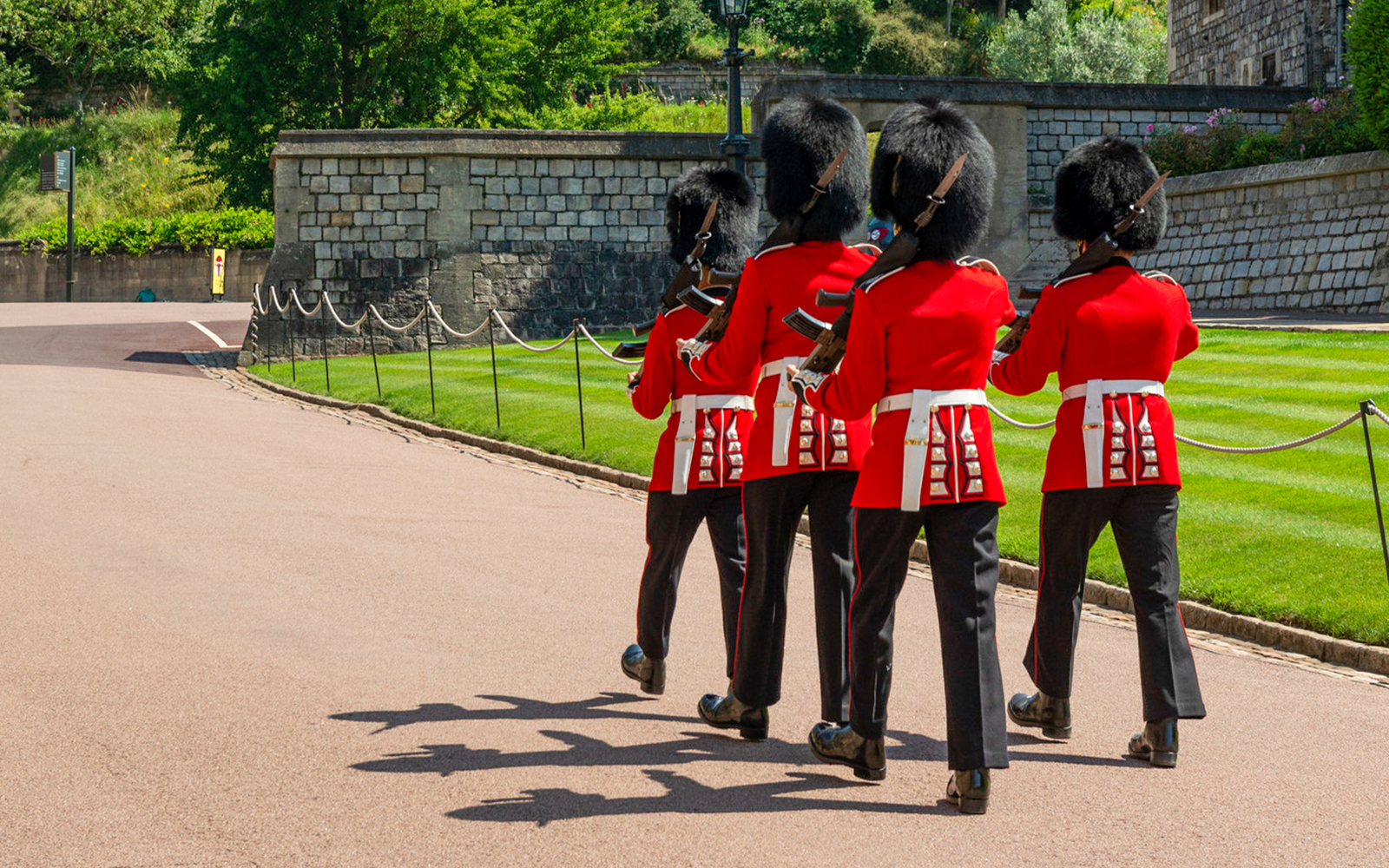 windsor castle changing of the guard