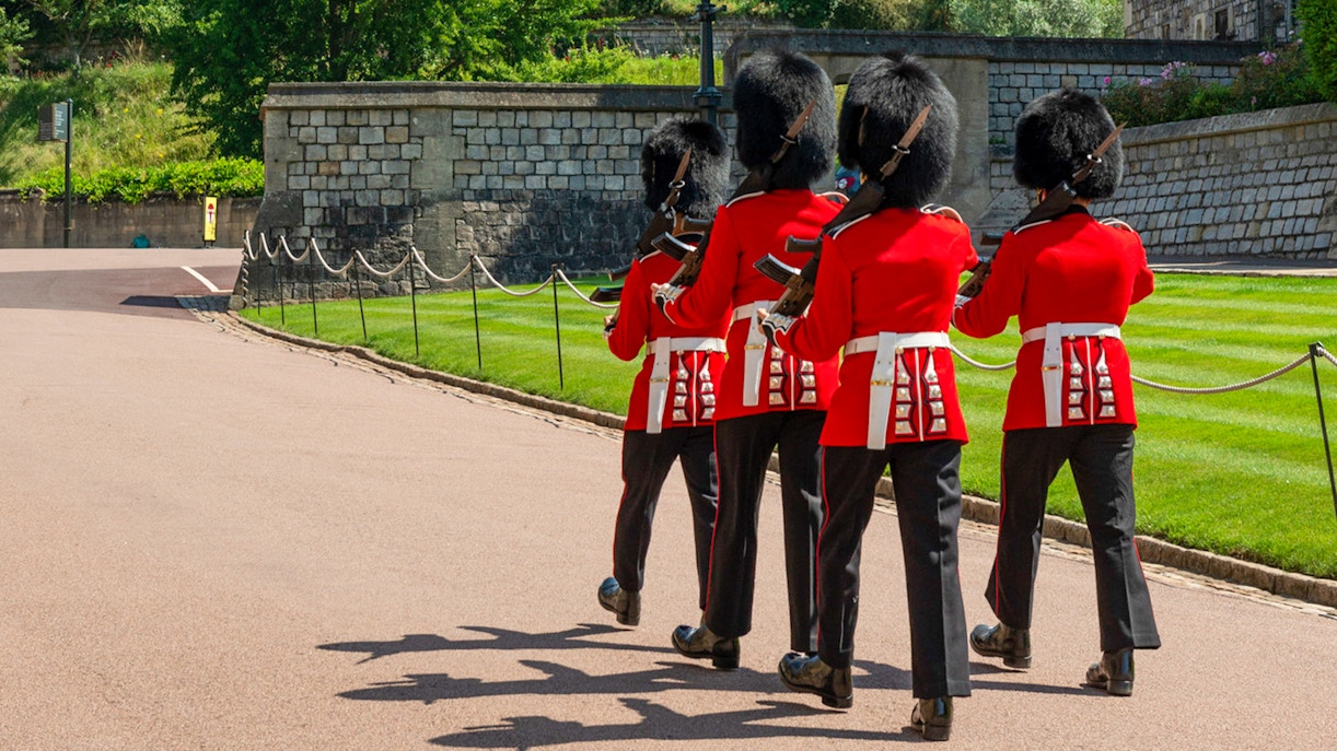 windsor castle changing of the guard