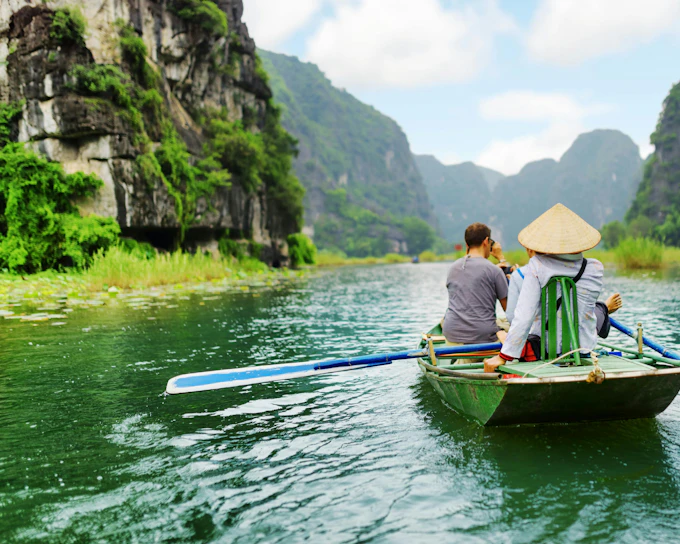 Ninh Binh Tour - Tam Coc, Hoa Lu/Bai Dinh Pagoda & Mua Caves