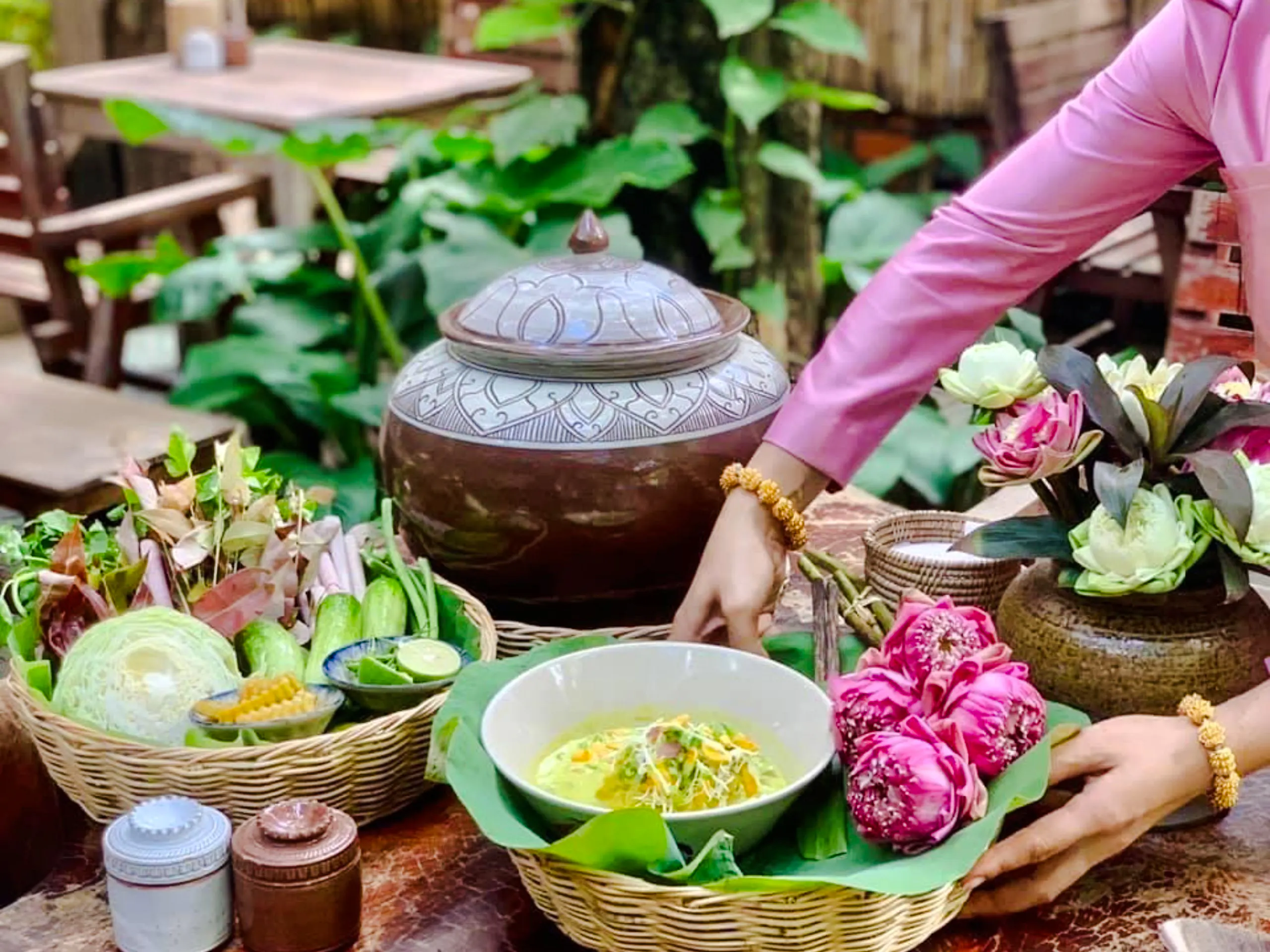 siem reap tuk-tuk food tour with 10 local food tastings-3
