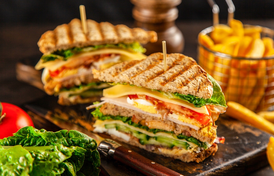 The Throne Cafe Hop On Hop Off Belfast