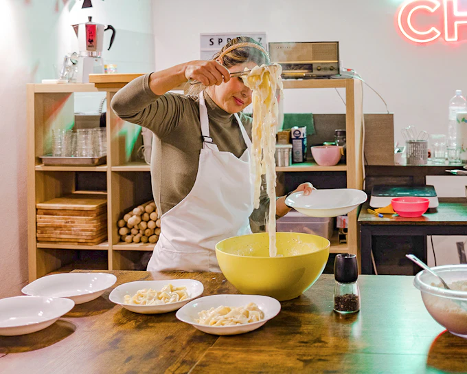 Pasta-Making Cooking Class in Rome with Tiramisu or Spritz