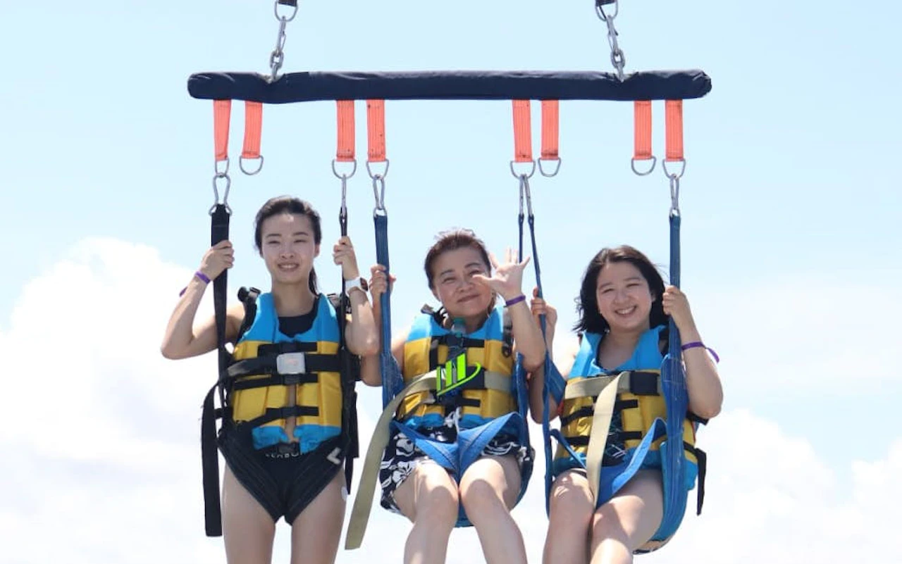Parasailing-Erlebnis über dem Meer bei Nusa Dua inklusive Ausrüstung und Abholung vom Hotel — 7