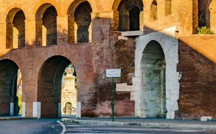 Poartă în vecinătatea Porta Pinciana